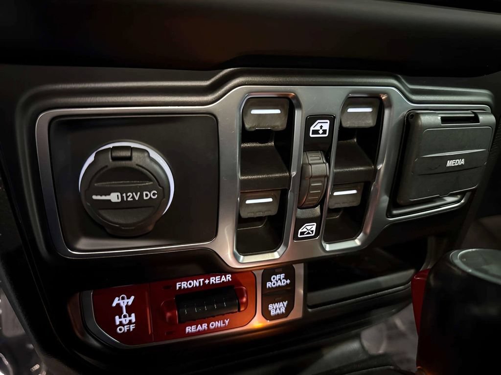 Used 2021 Jeep Wrangler Unlimited Rubicon w/ Uconnect 4C Nav & Sound Group AWD/4WD image 28