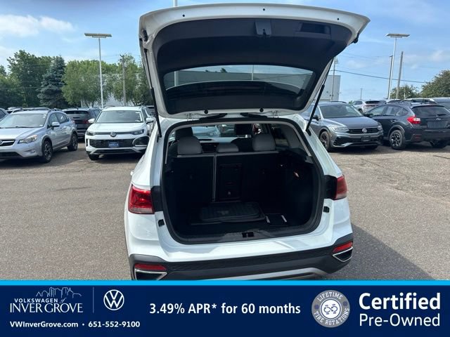 Certified 2022 Volkswagen Taos SE w/ IQ.Drive SE Package AWD/4WD image 12
