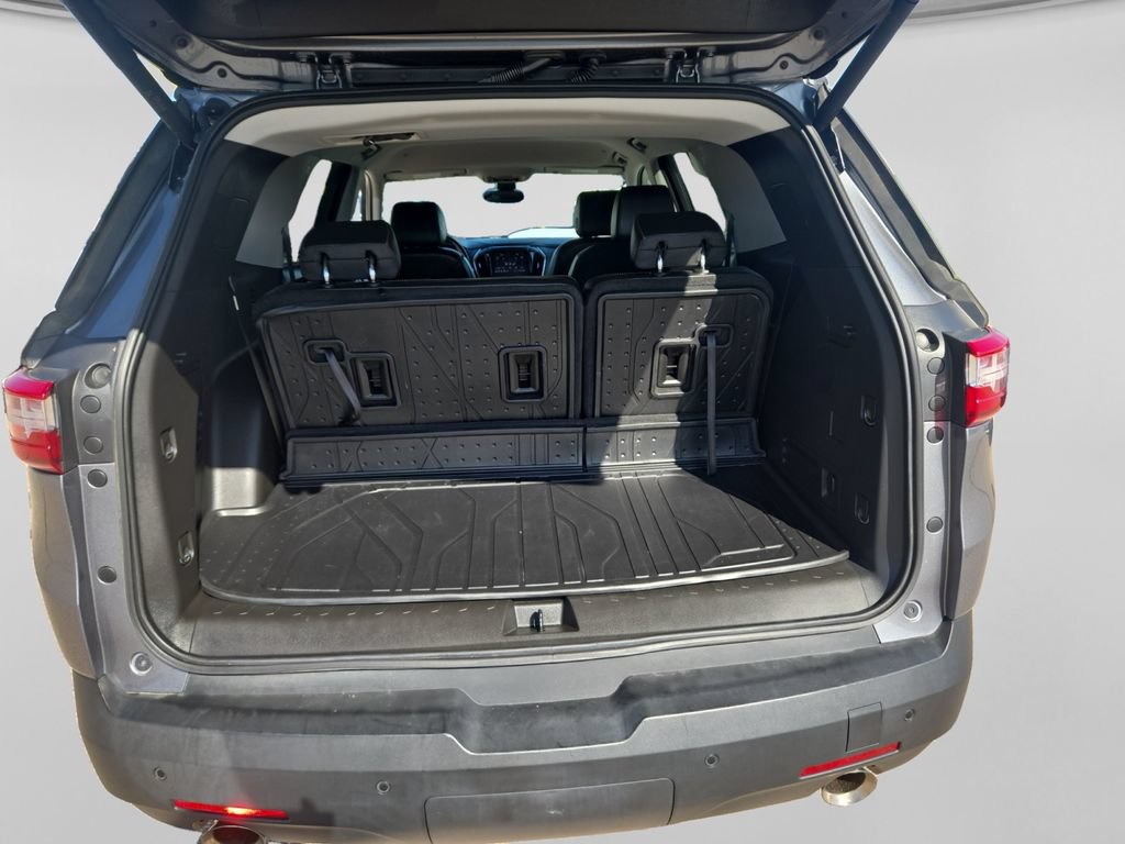 Used 2021 Chevrolet Traverse LT w/ LPO, Floor Liner Package AWD/4WD image 40
