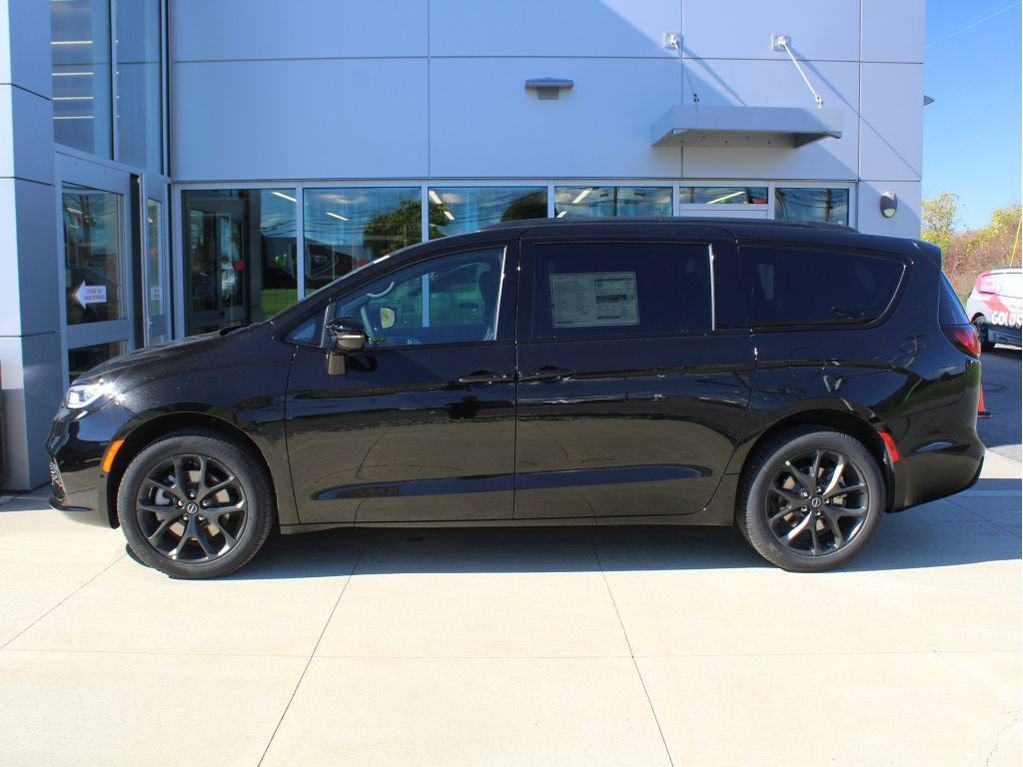 New 2026 Chrysler Pacifica Limited w/ S Appearance Package image 5