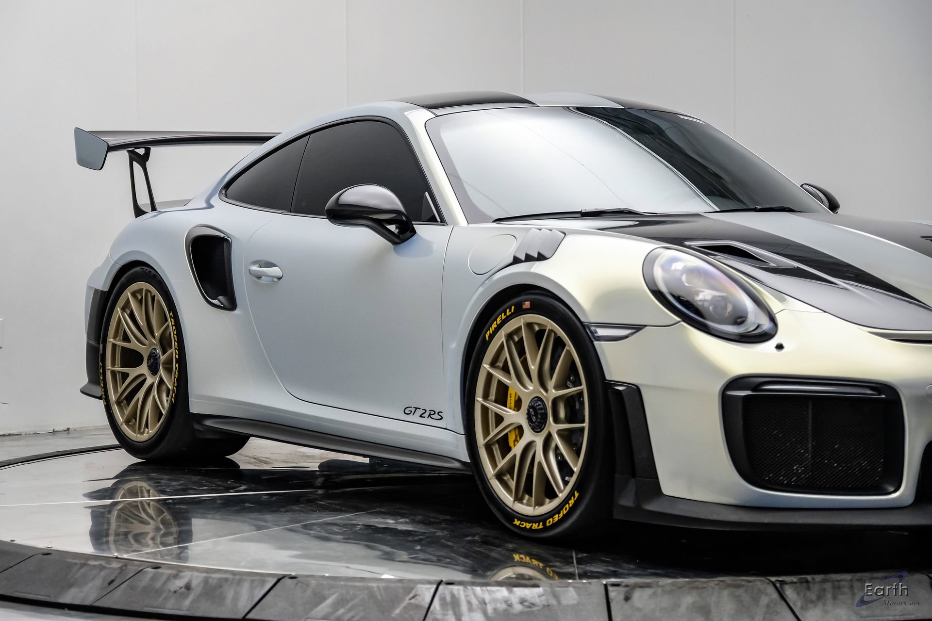 Used 2018 Porsche 911 GT2 RS w/ Weissach Package RWD image 31