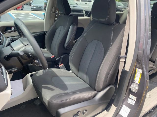 Used 2023 Chrysler Voyager LX FWD image 15