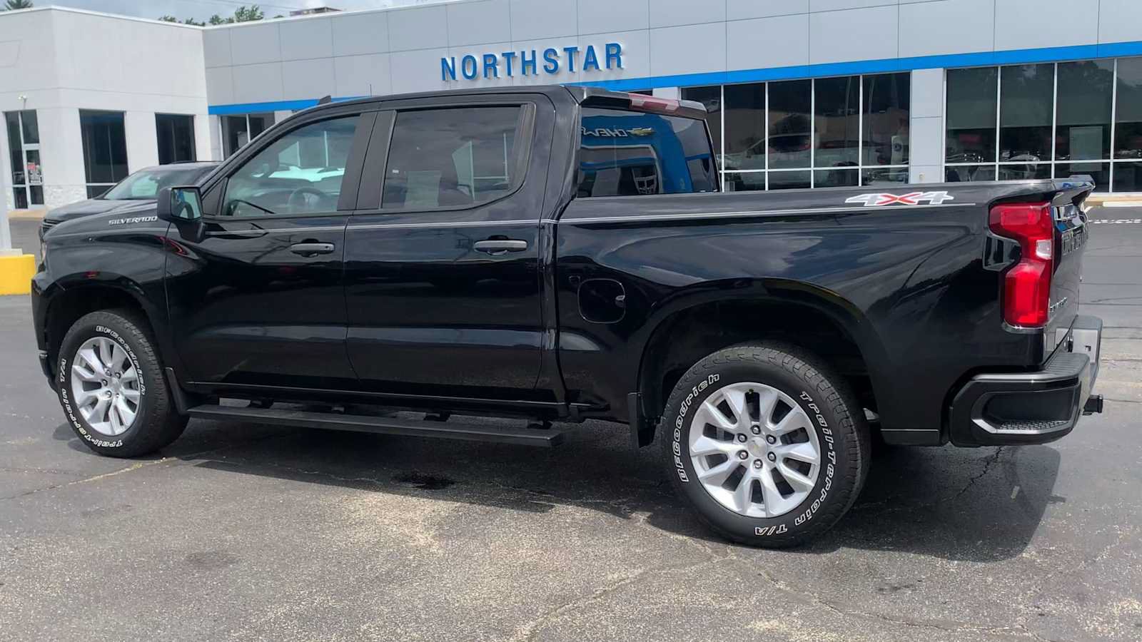 Certified 2021 Chevrolet Silverado 1500 Custom AWD/4WD image 6