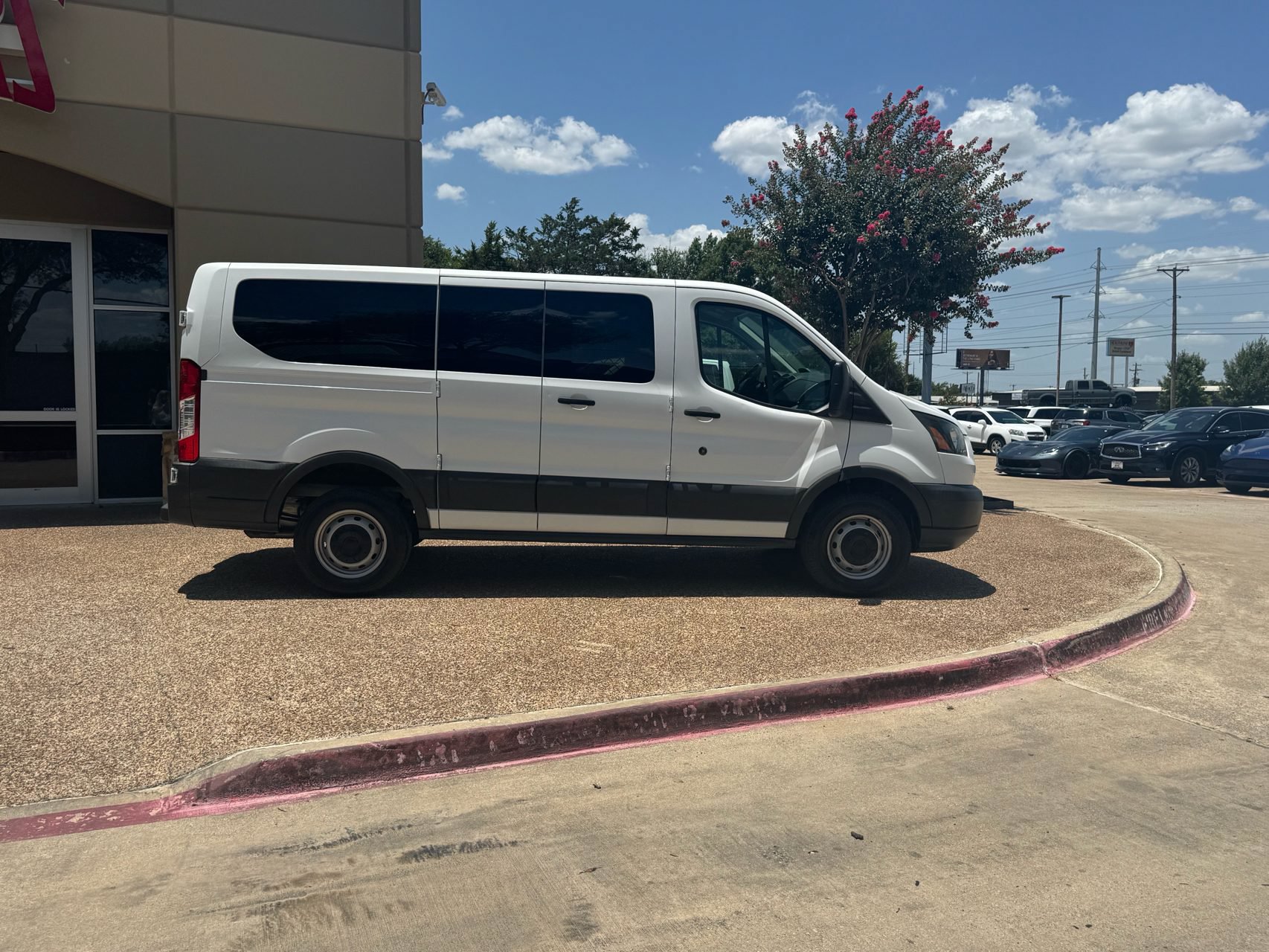 Used 2018 Ford Transit 250 130 Low Roof RWD image 7