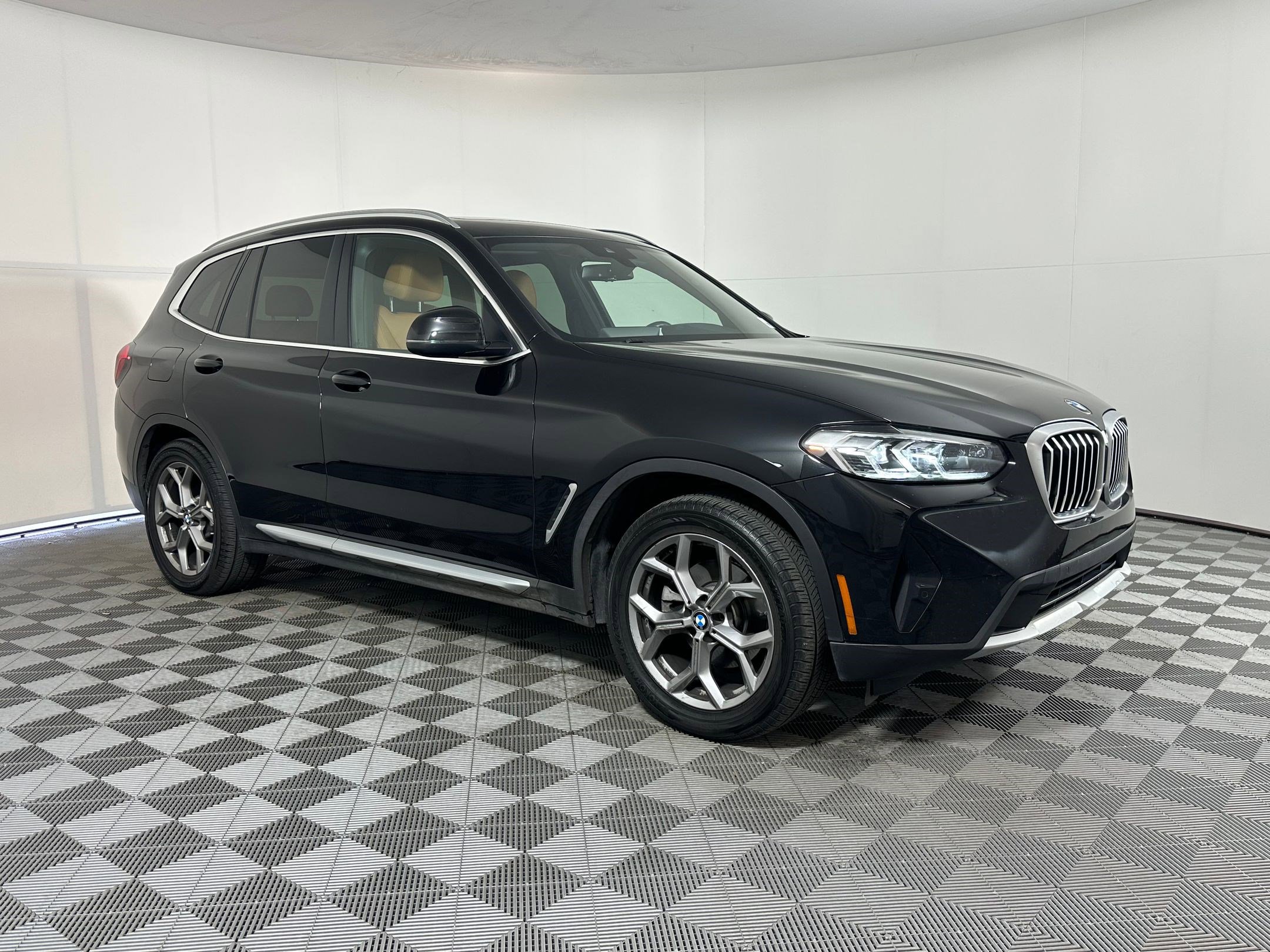 Certified 2023 BMW X3 xDrive30i w/ Premium Package image 6