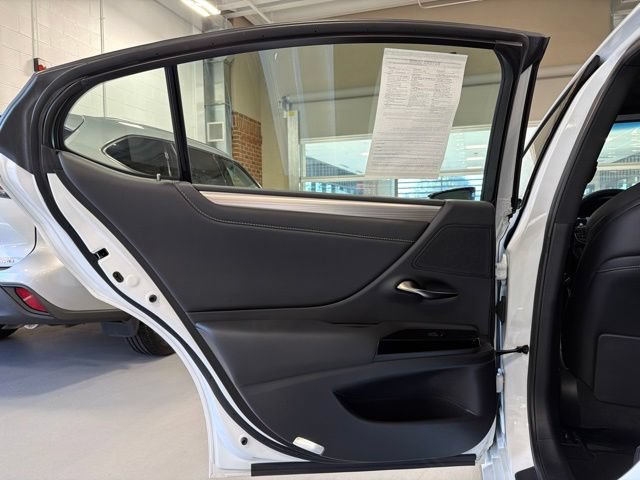 Used 2022 Lexus ES 300h F Sport w/ Accessory Package FWD image 26