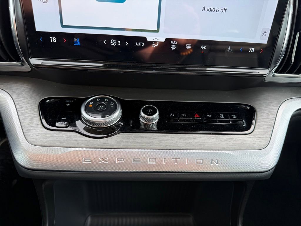 Used 2025 Ford Expedition Platinum AWD/4WD image 15