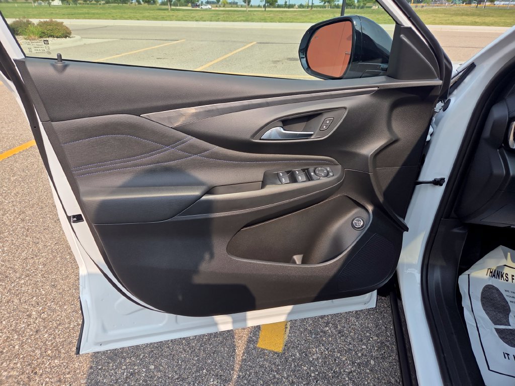 New 2026 Buick Envista Sport Touring w/ Convenience I Package FWD image 4