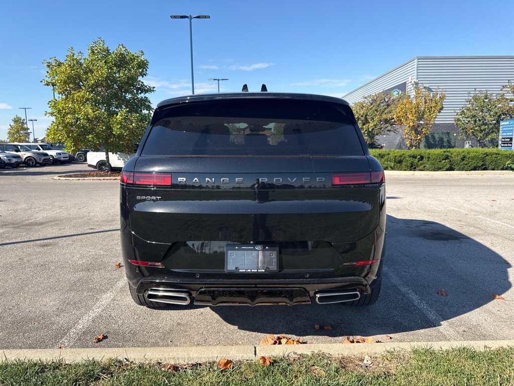 Certified 2025 Land Rover Range Rover Sport Dynamic SE AWD/4WD image 6