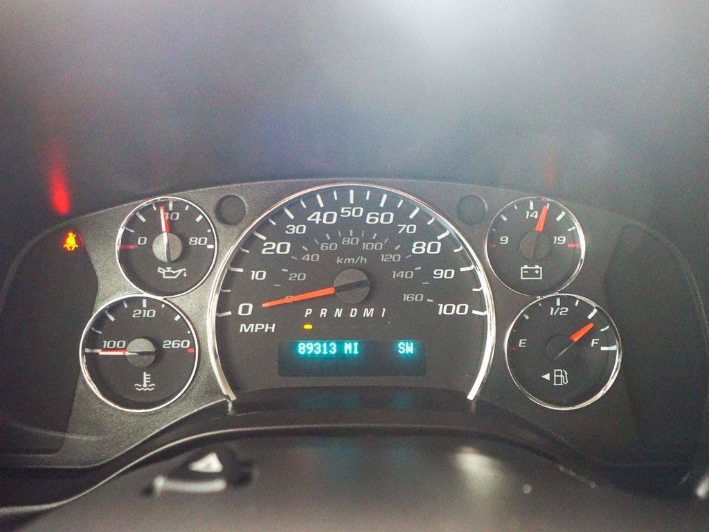 Used 2020 Chevrolet Express 3500 LT w/ LT Preferred Equipment Group RWD image 15