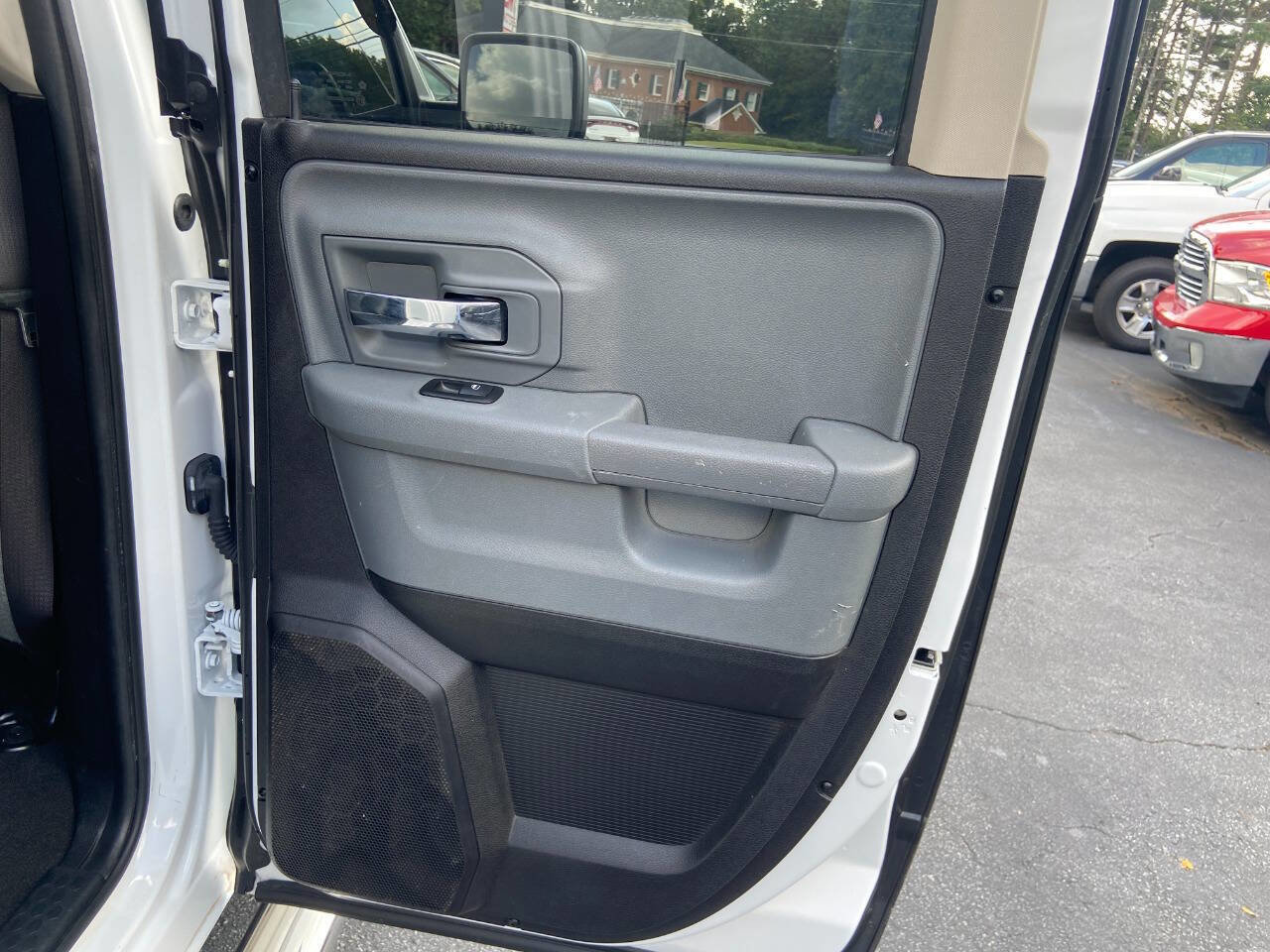 Used 2015 RAM 1500 Classic SLT image 21