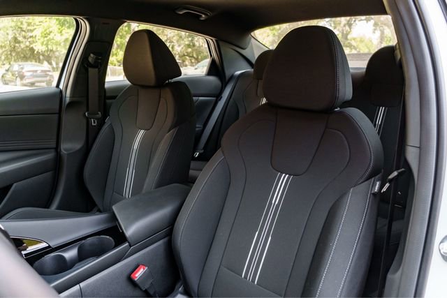 New 2025 Hyundai Elantra SEL image 9