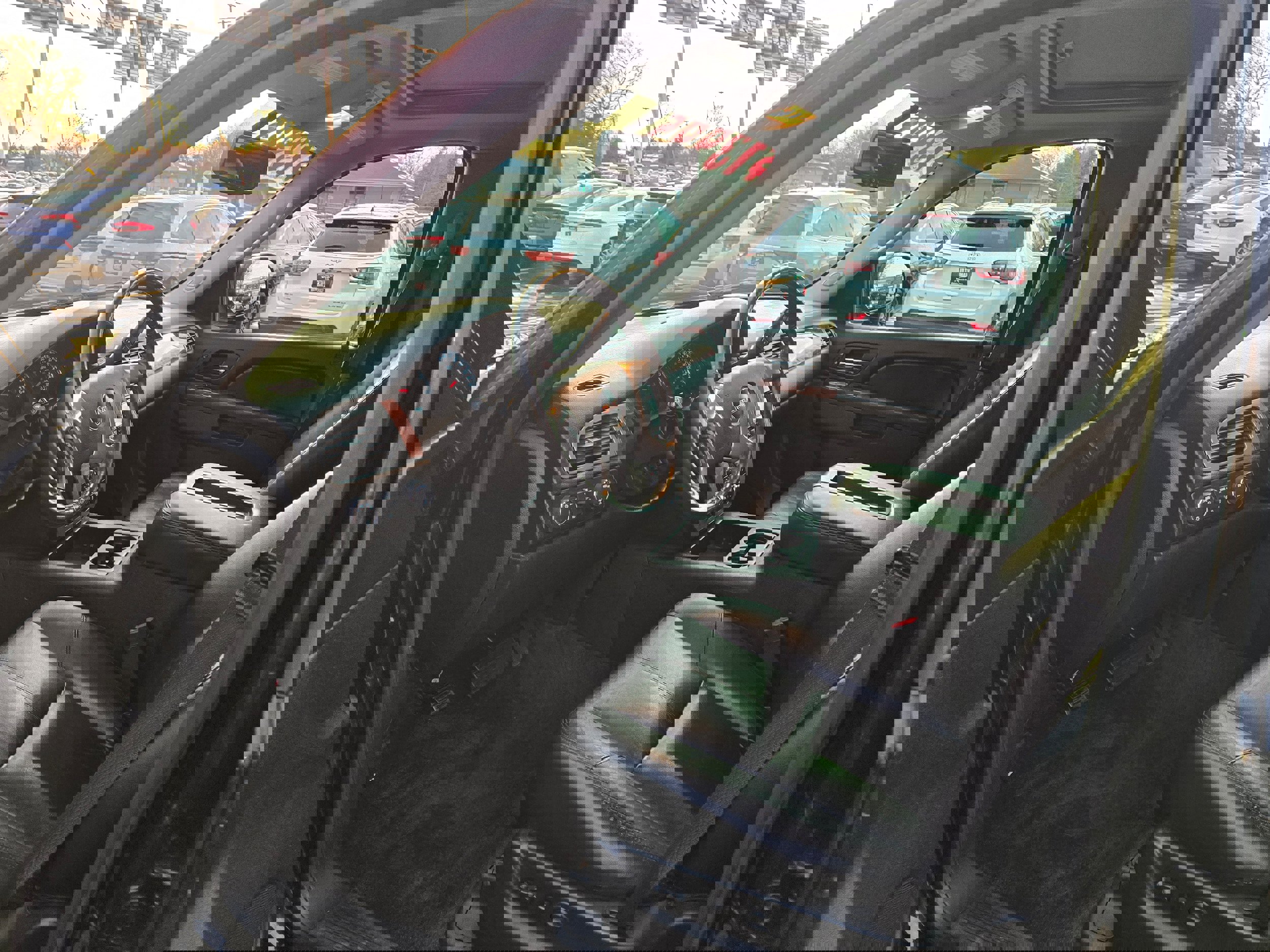 Used 2013 GMC Yukon XL SLT w/ SLT-2 Equipment Package image 3