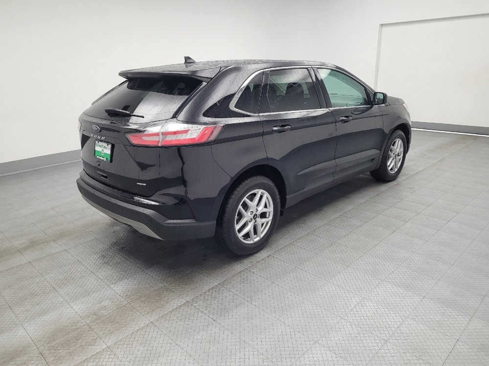 Used 2024 Ford Edge SEL image 9