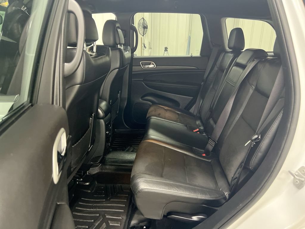 Used 2022 Jeep Grand Cherokee Laredo X AWD/4WD image 23