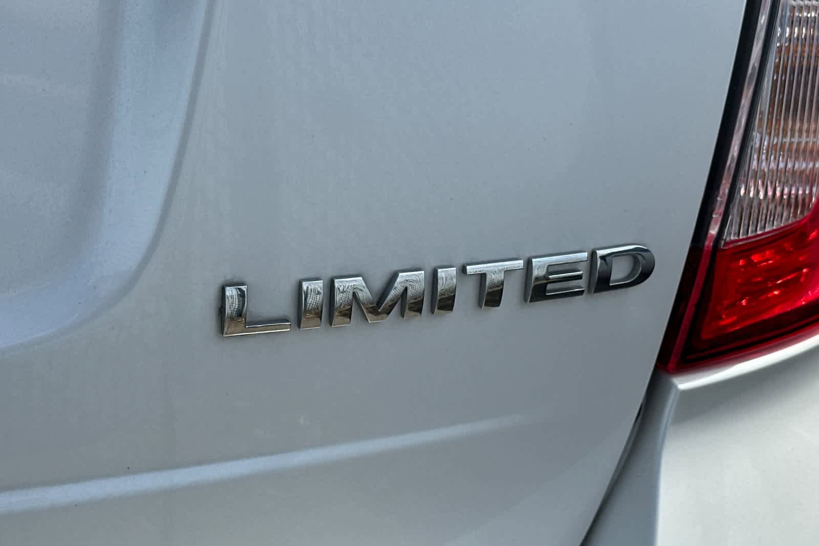 Used 2013 Ford Edge Limited FWD image 21
