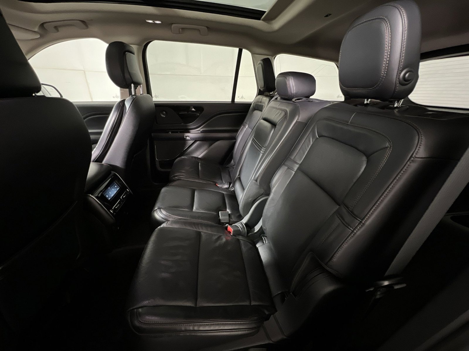 Used 2020 Lincoln Aviator Reserve w/ Equipment Group 201A image 25