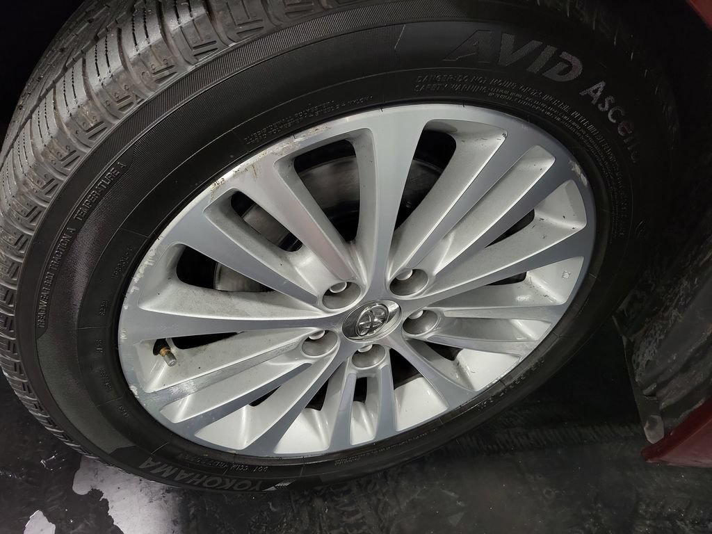 Used 2013 Toyota Avalon XLE Touring FWD image 10
