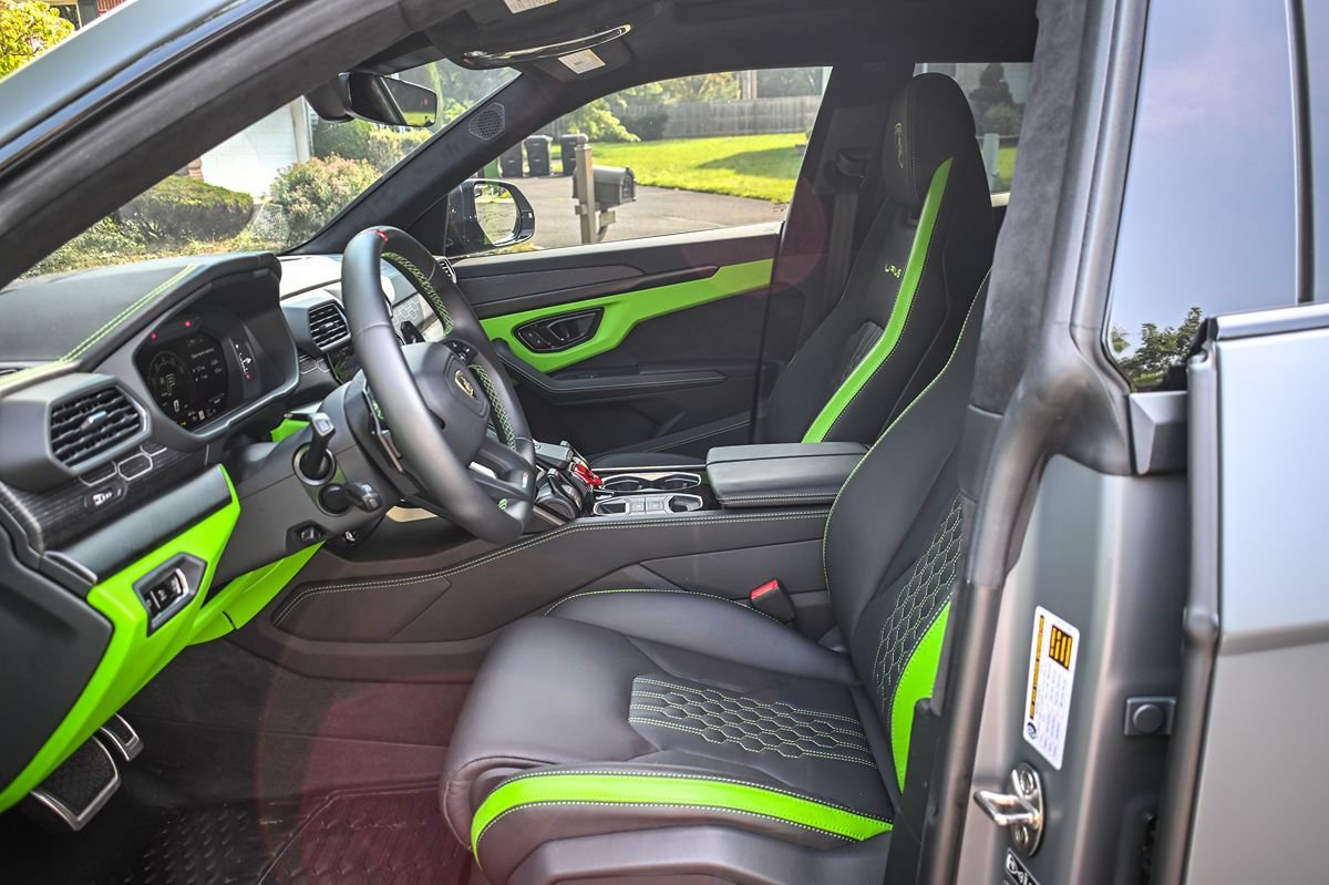 Used 2024 Lamborghini Urus S AWD/4WD image 11