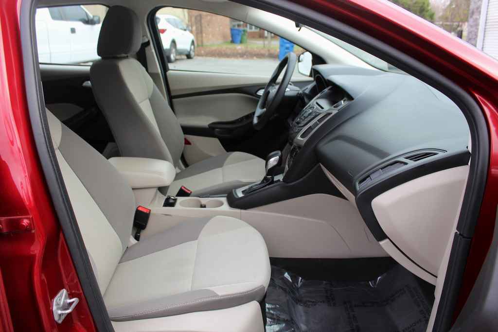 Used 2014 Ford Focus SE image 26