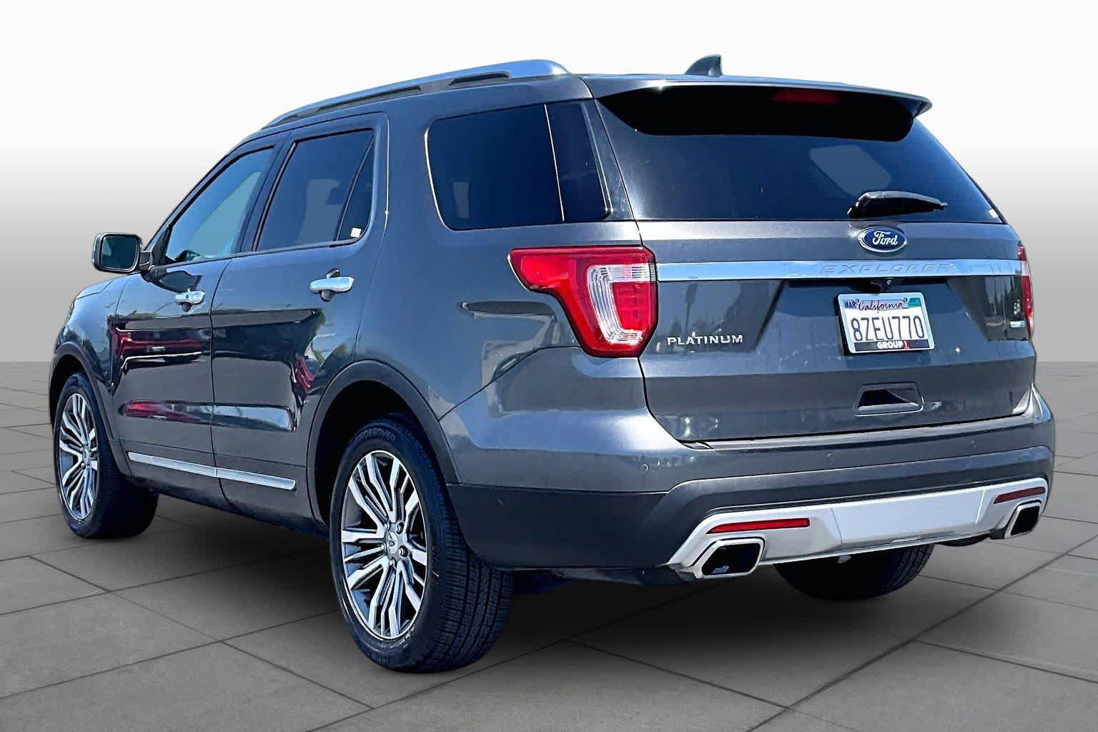 Used 2017 Ford Explorer Platinum AWD/4WD image 11