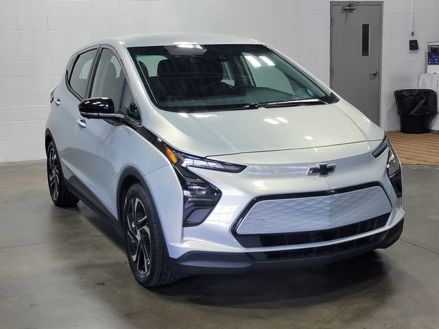 Certified 2023 Chevrolet Bolt LT w/ Infotainment Package FWD image 4