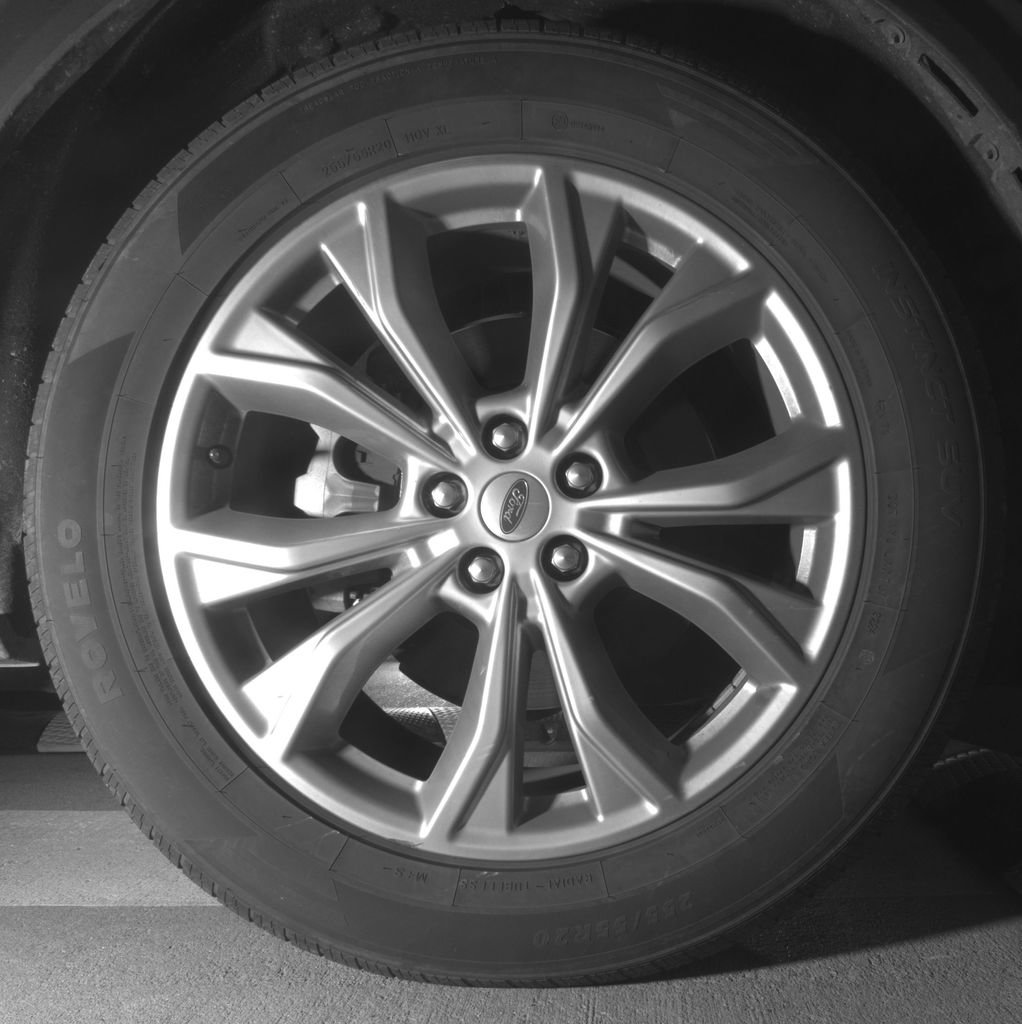 Used 2021 Ford Explorer XLT w/ Equipment Group 202A image 12