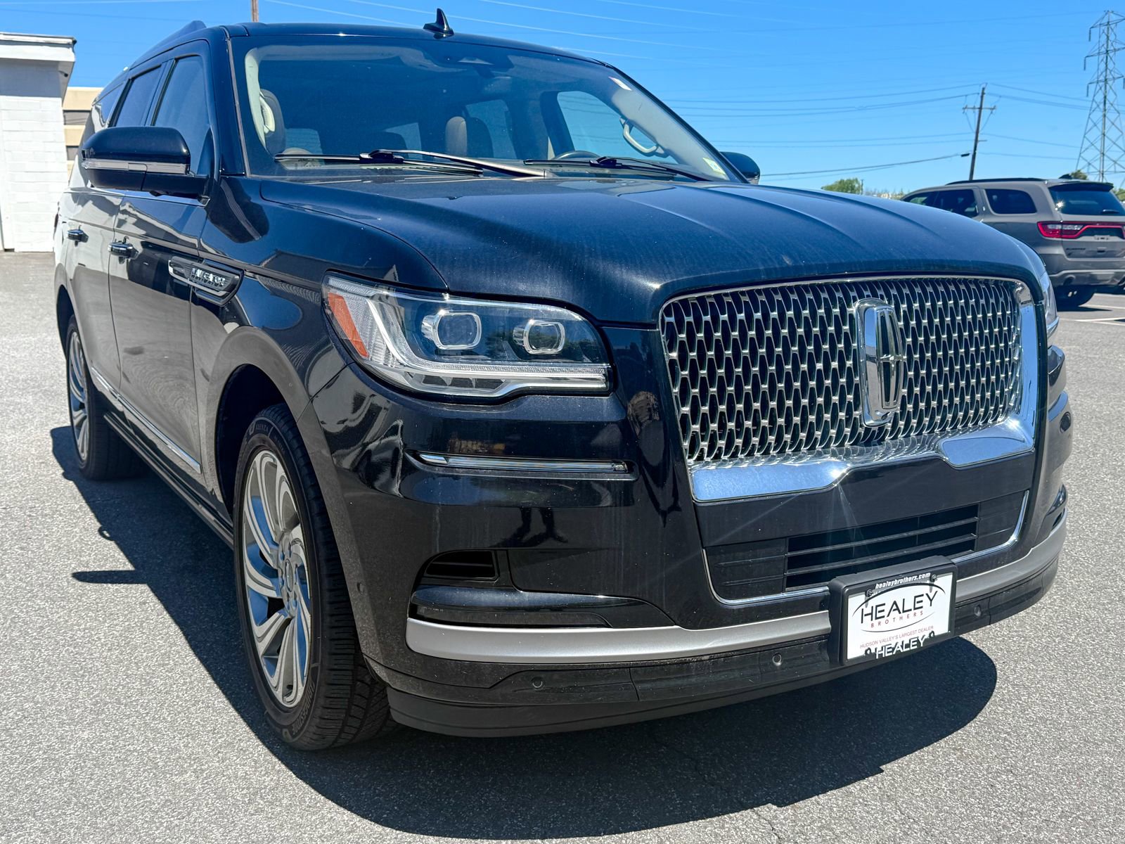 Used 2022 Lincoln Navigator Reserve AWD/4WD video 1