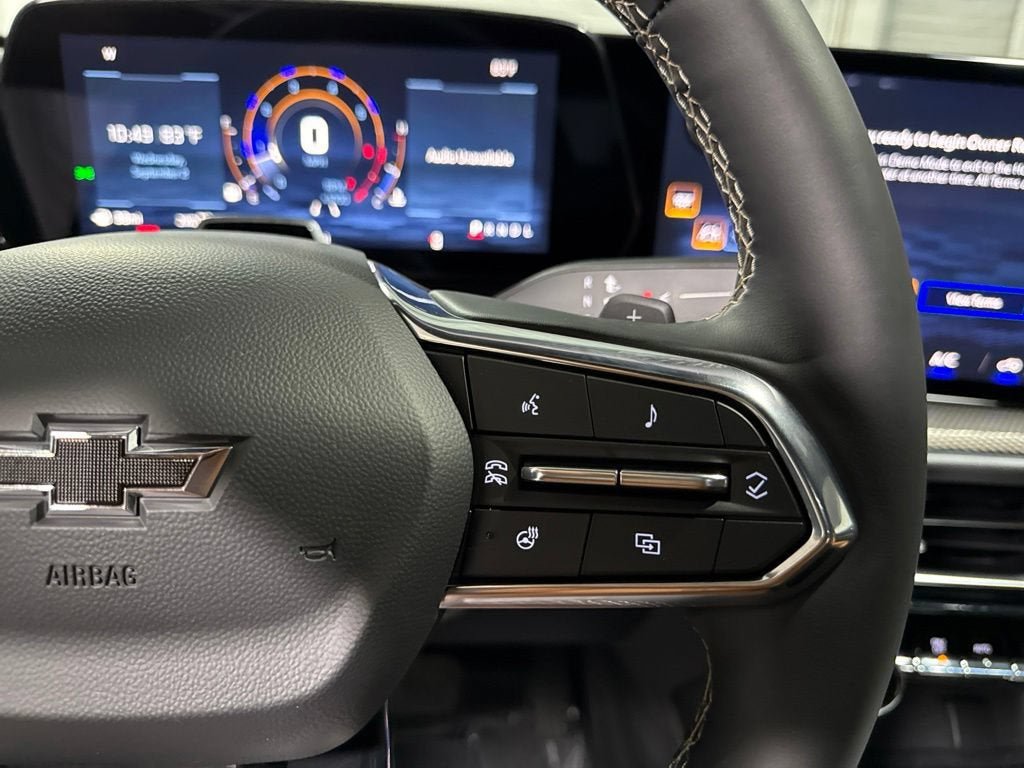New 2027 Chevrolet Traverse Z71 w/ Enhanced Driving Package AWD/4WD image 28