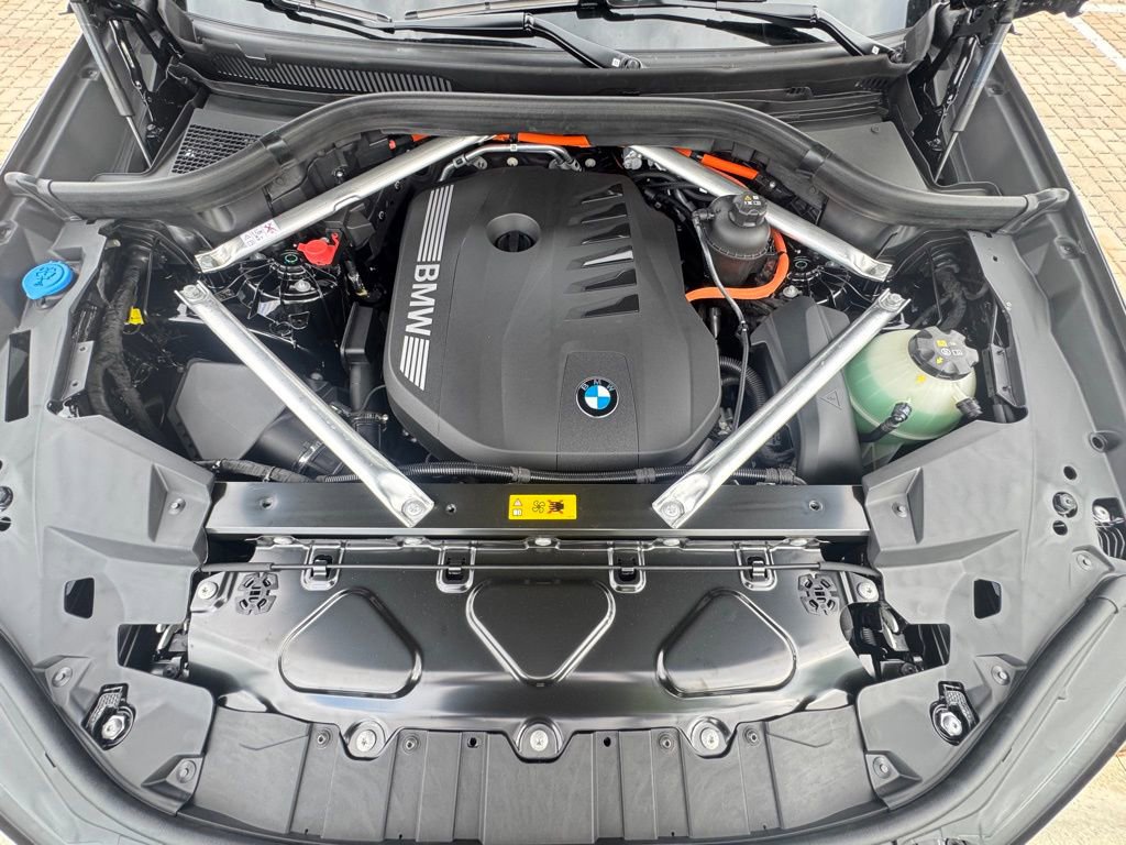 Used 2026 BMW X5 xDrive50e w/ Premium Package image 28