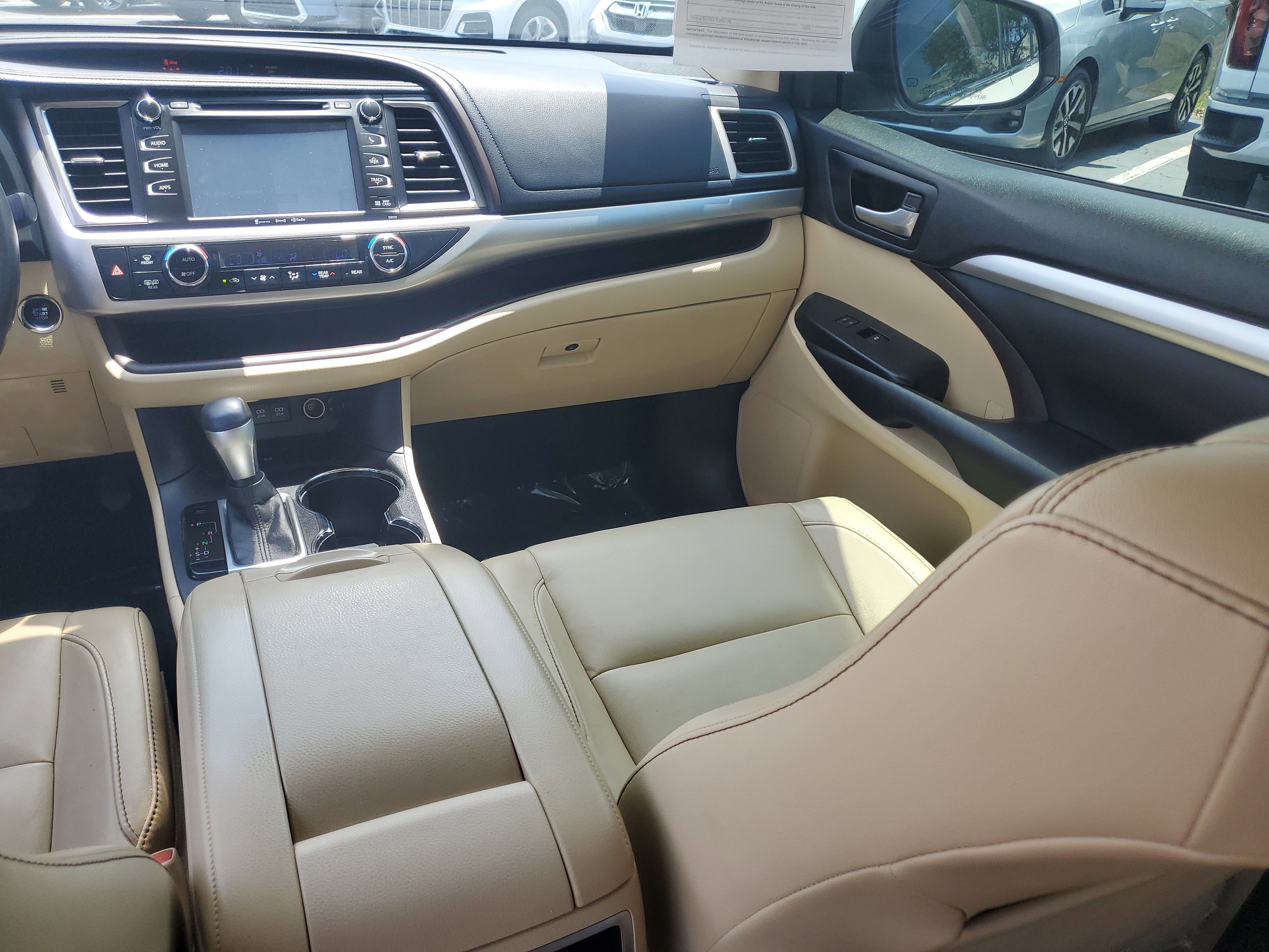 Certified 2017 Toyota Highlander XLE FWD image 18