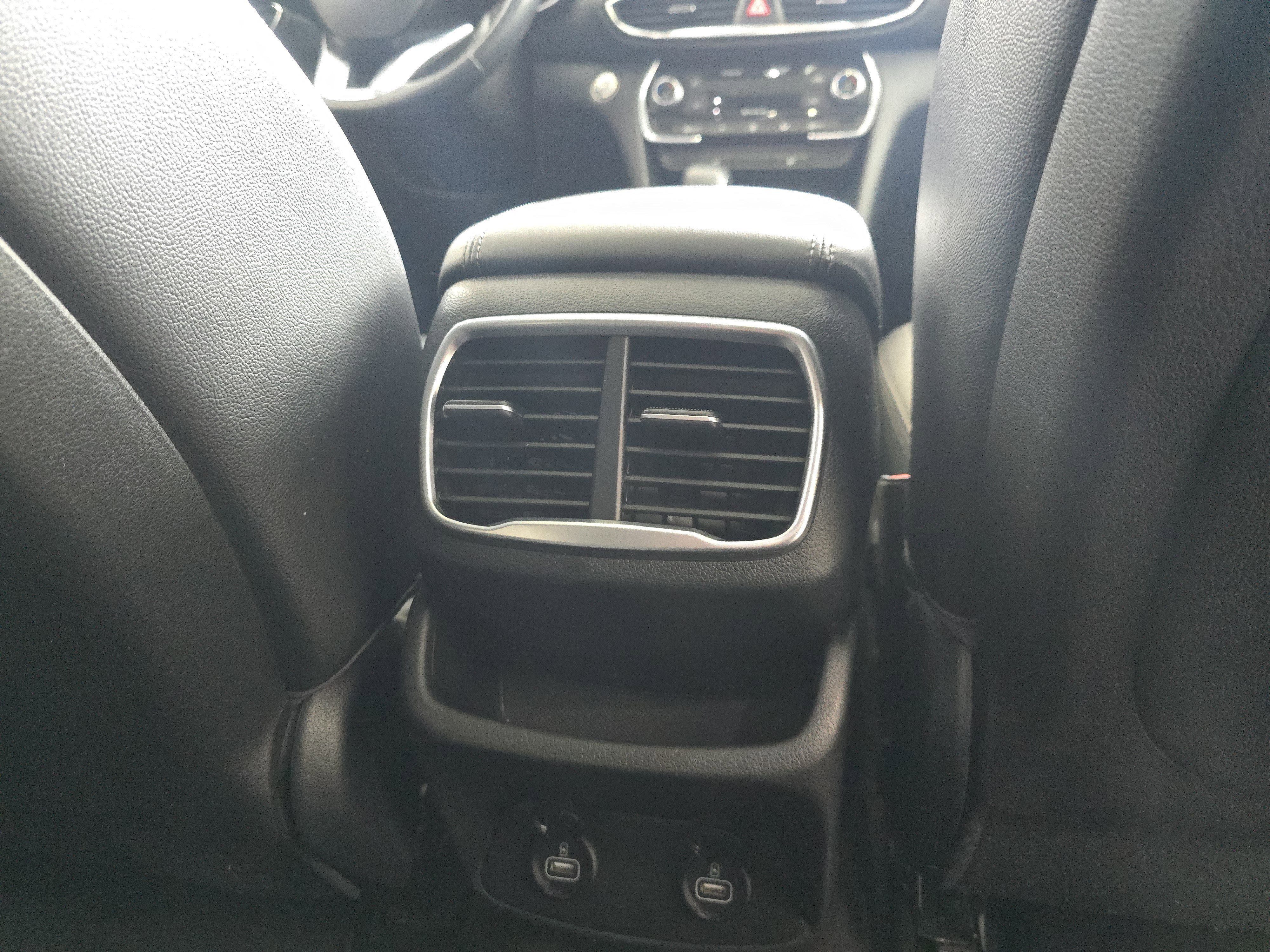 Used 2020 Hyundai Santa Fe SEL w/ Convenience + Premium Package image 27