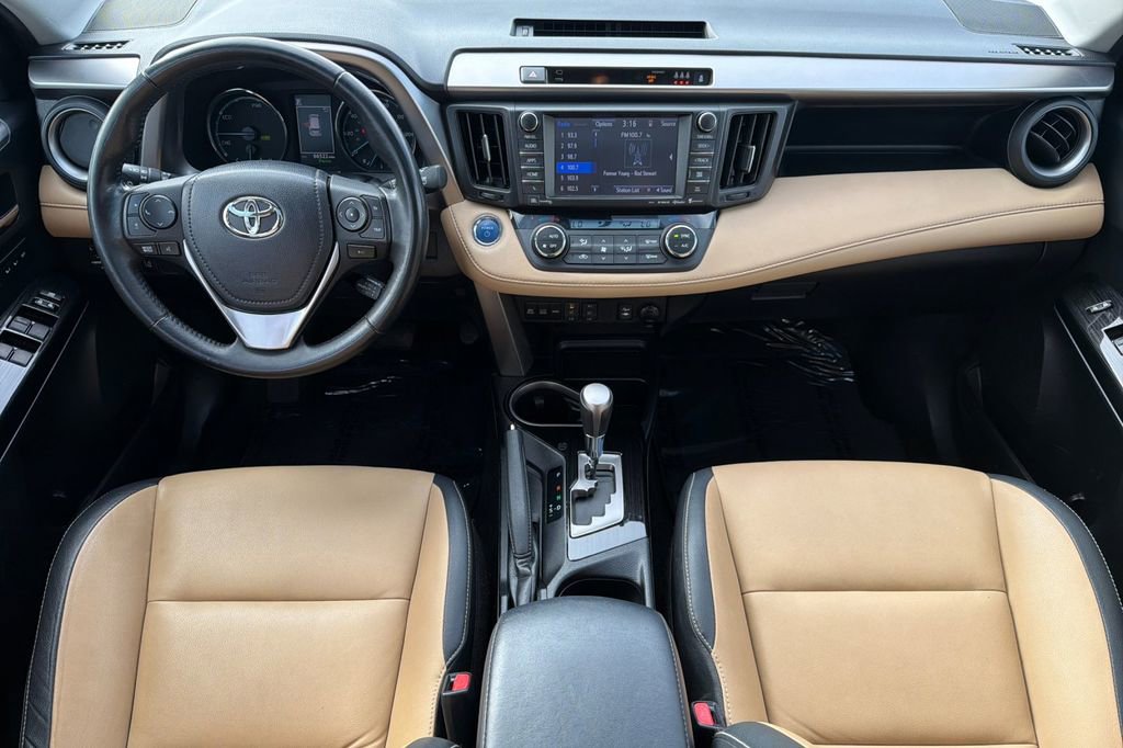 Used 2018 Toyota RAV4 Limited w/ Advanced Technology Package image 12