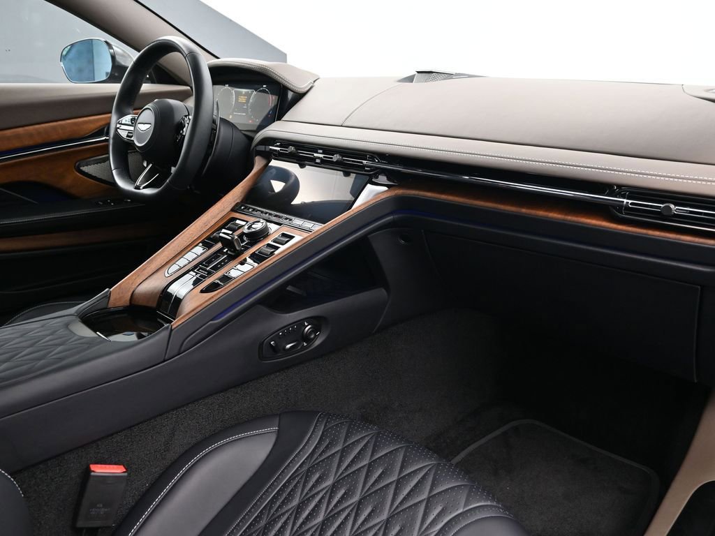 Used 2024 Aston Martin DB12 Coupe RWD image 11