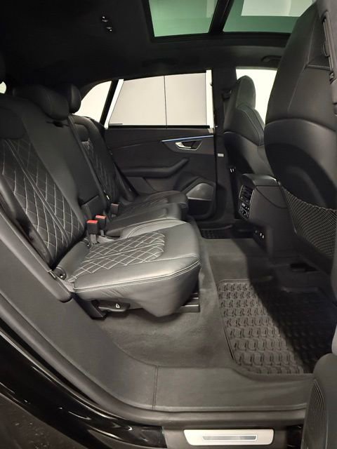Used 2024 Audi SQ8 Prestige w/ Prestige Package image 26