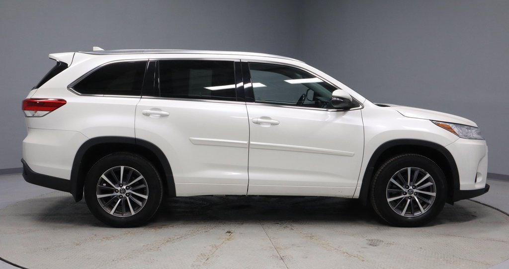 Used 2018 Toyota Highlander XLE image 8