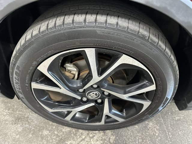 Used 2018 Toyota C-HR XLE FWD image 23