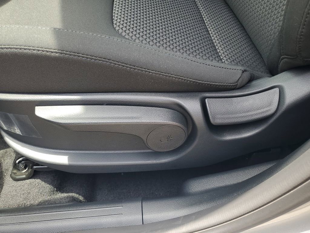 New 2025 Kia Sportage LX FWD image 7