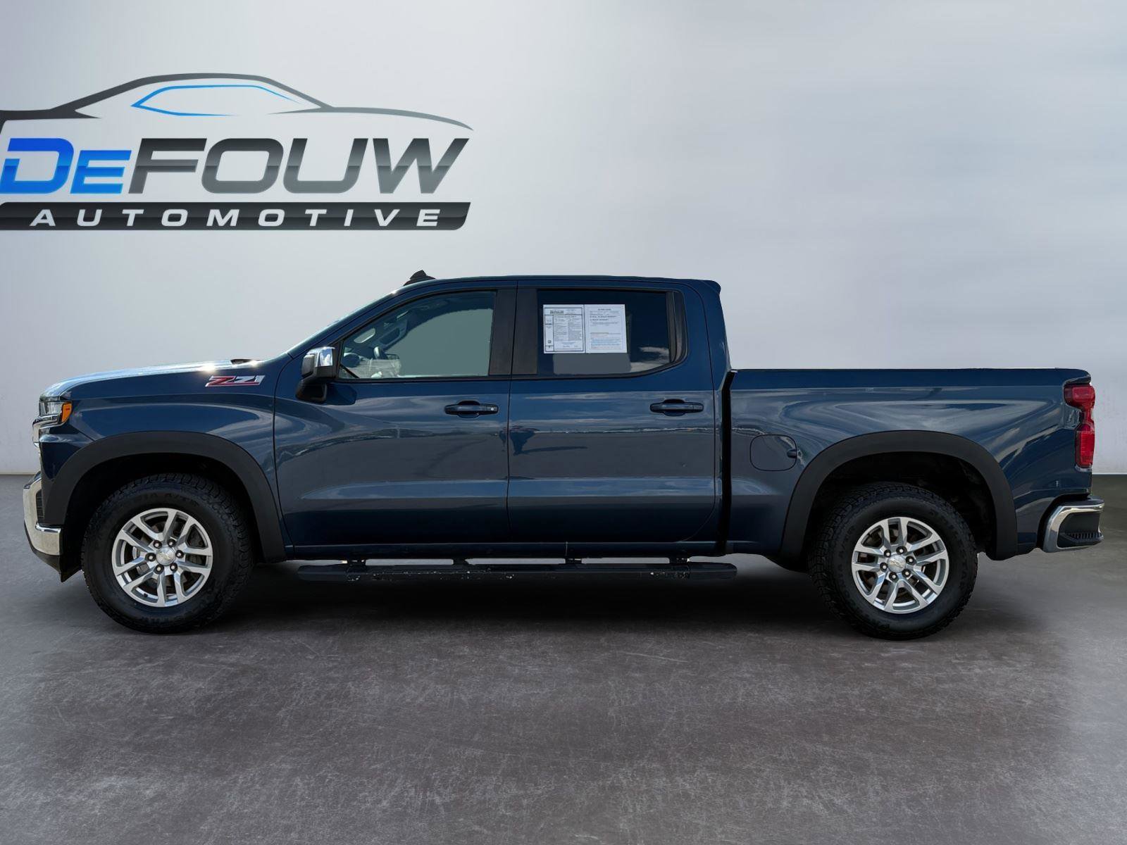 Used 2019 Chevrolet Silverado 1500 LT w/ Z71 Off-Road Package AWD/4WD image 6
