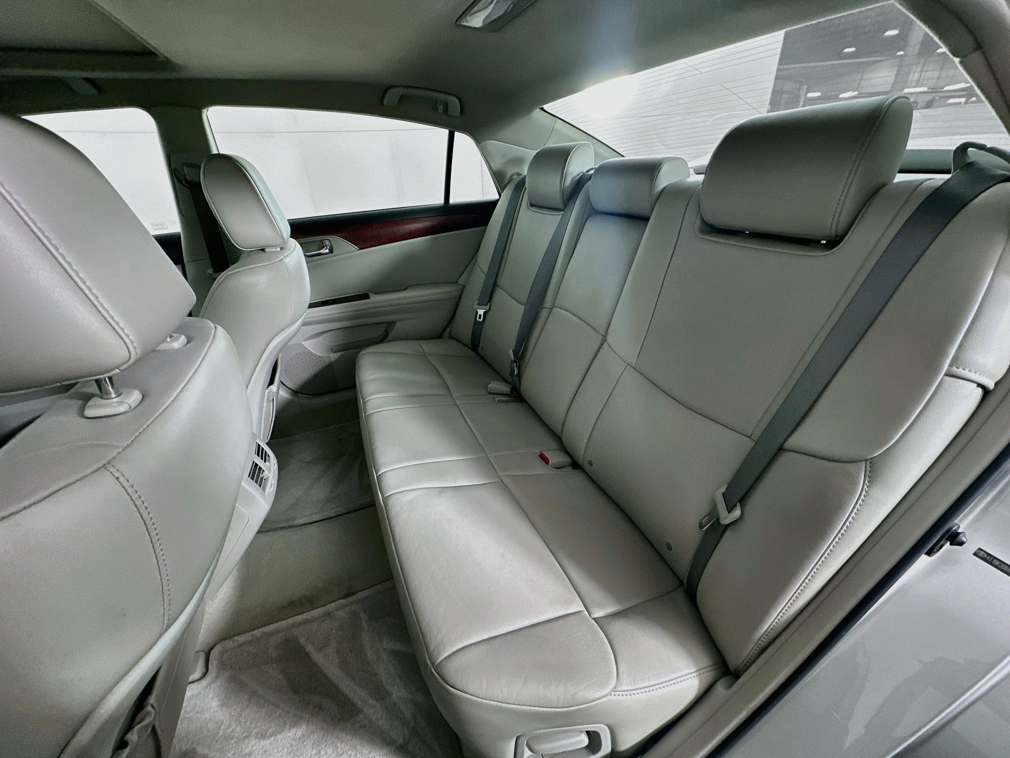 Used 2012 Toyota Avalon FWD image 26