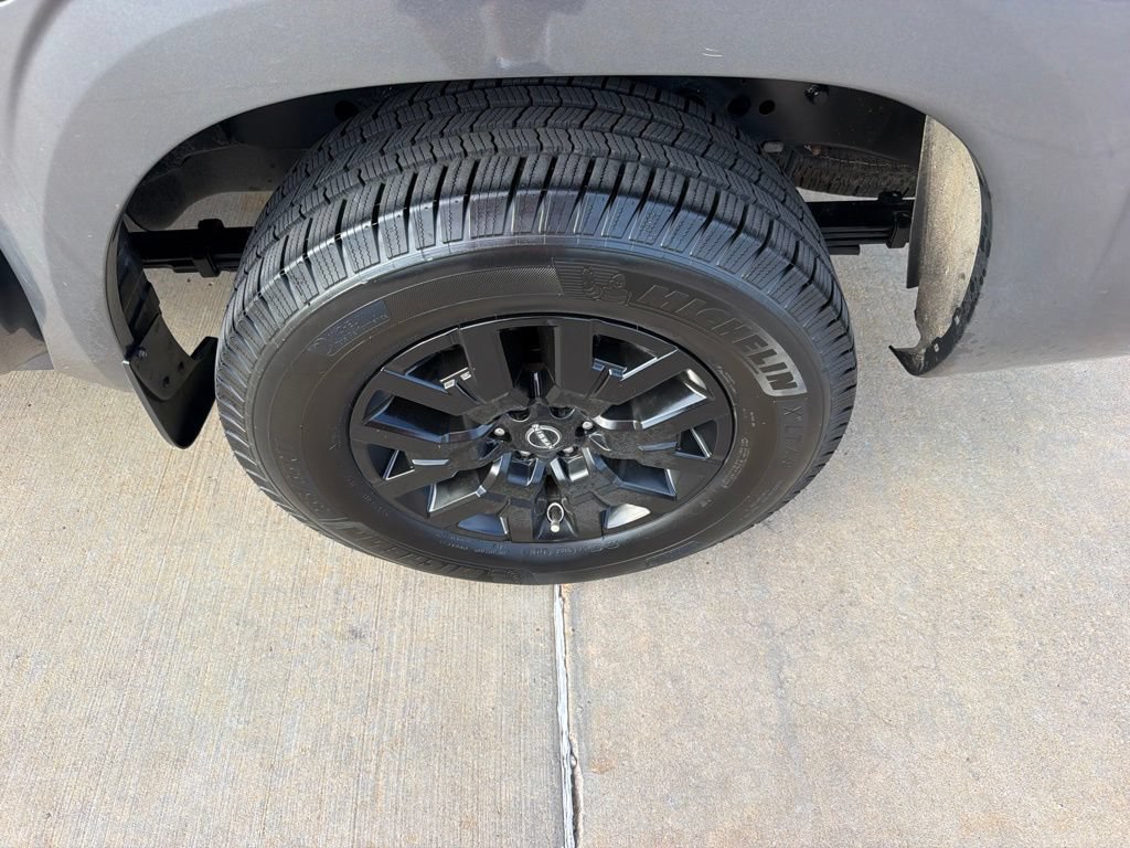 Used 2022 Nissan Frontier SV RWD image 9
