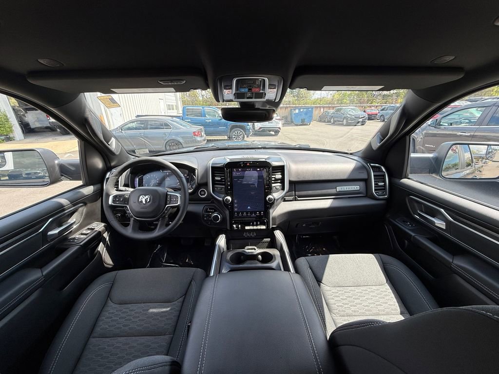 Used 2025 RAM 1500 Big Horn AWD/4WD image 23