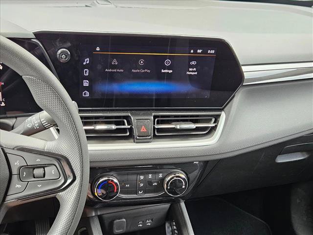 Used 2025 Chevrolet TrailBlazer LT AWD/4WD image 13