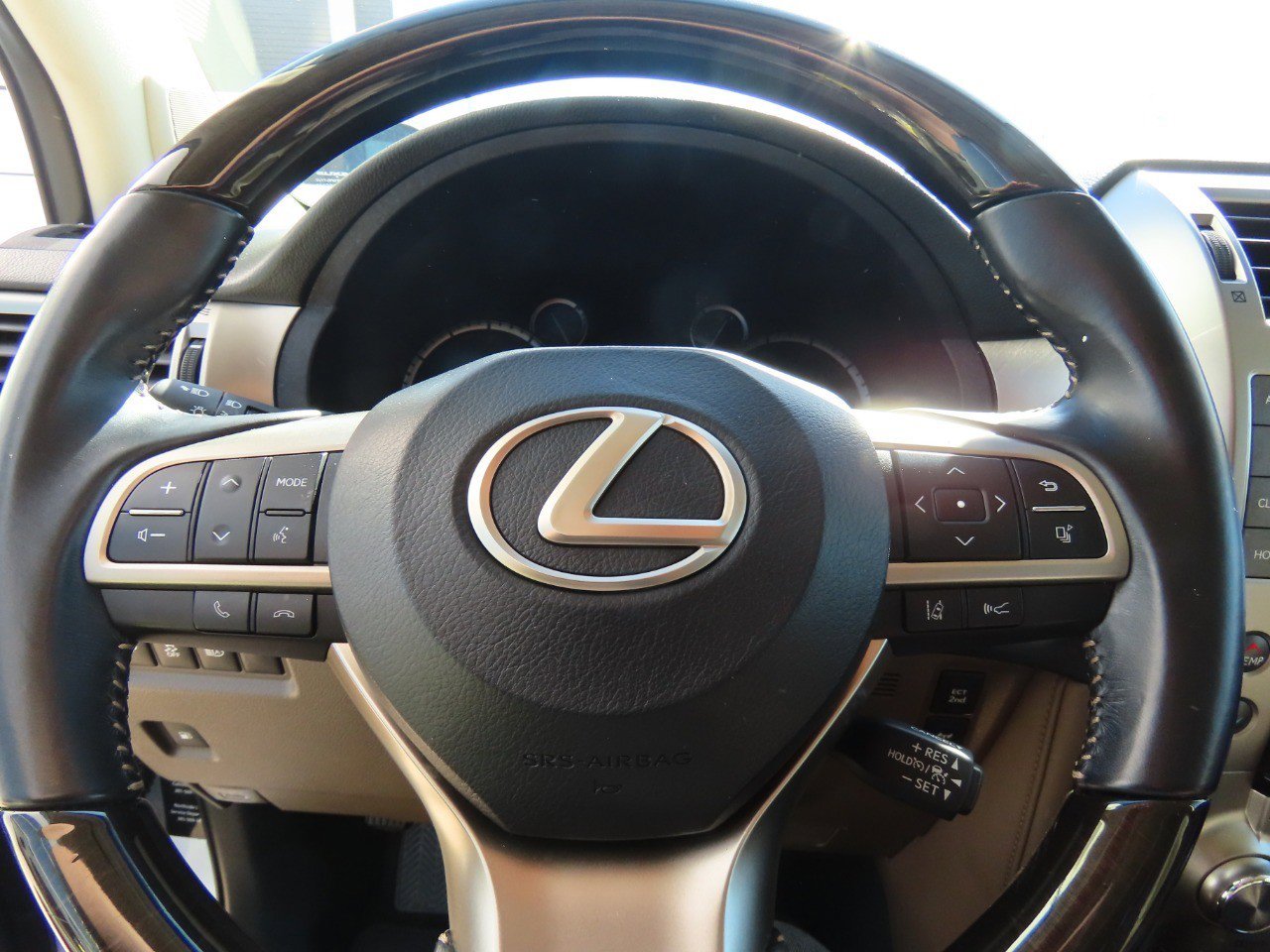 Used 2020 Lexus GX 460 Premium w/ Premium Package image 25
