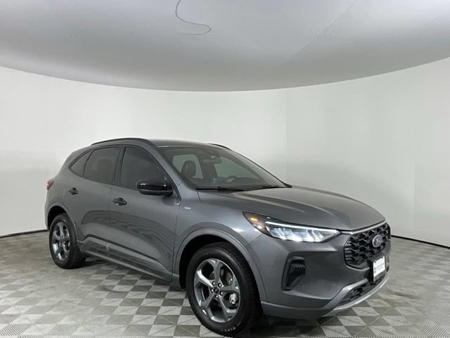 Used 2023 Ford Escape ST-Line AWD/4WD image 3