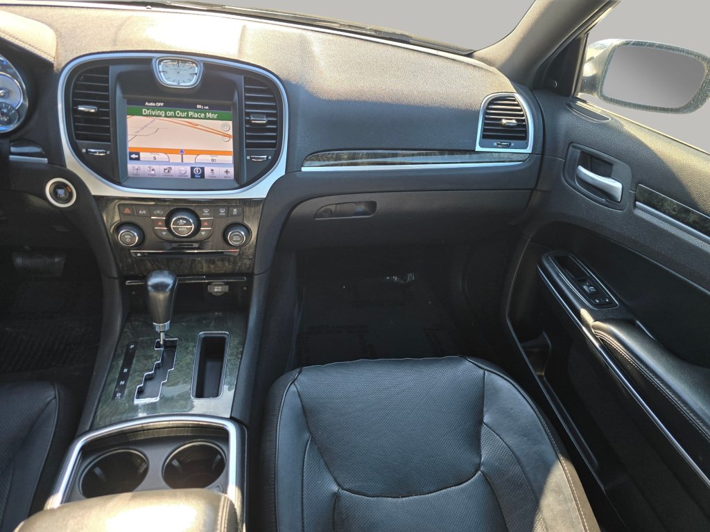 Used 2011 Chrysler 300 C RWD image 4