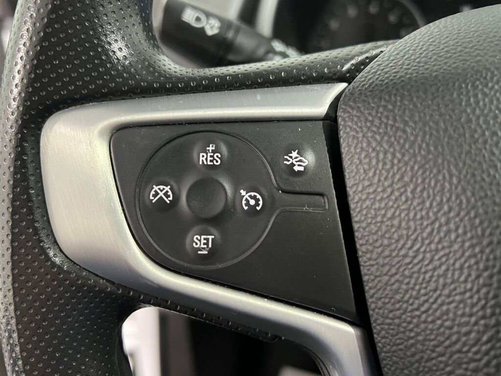 Used 2023 GMC Terrain SLE w/ Driver Convenience Package image 11