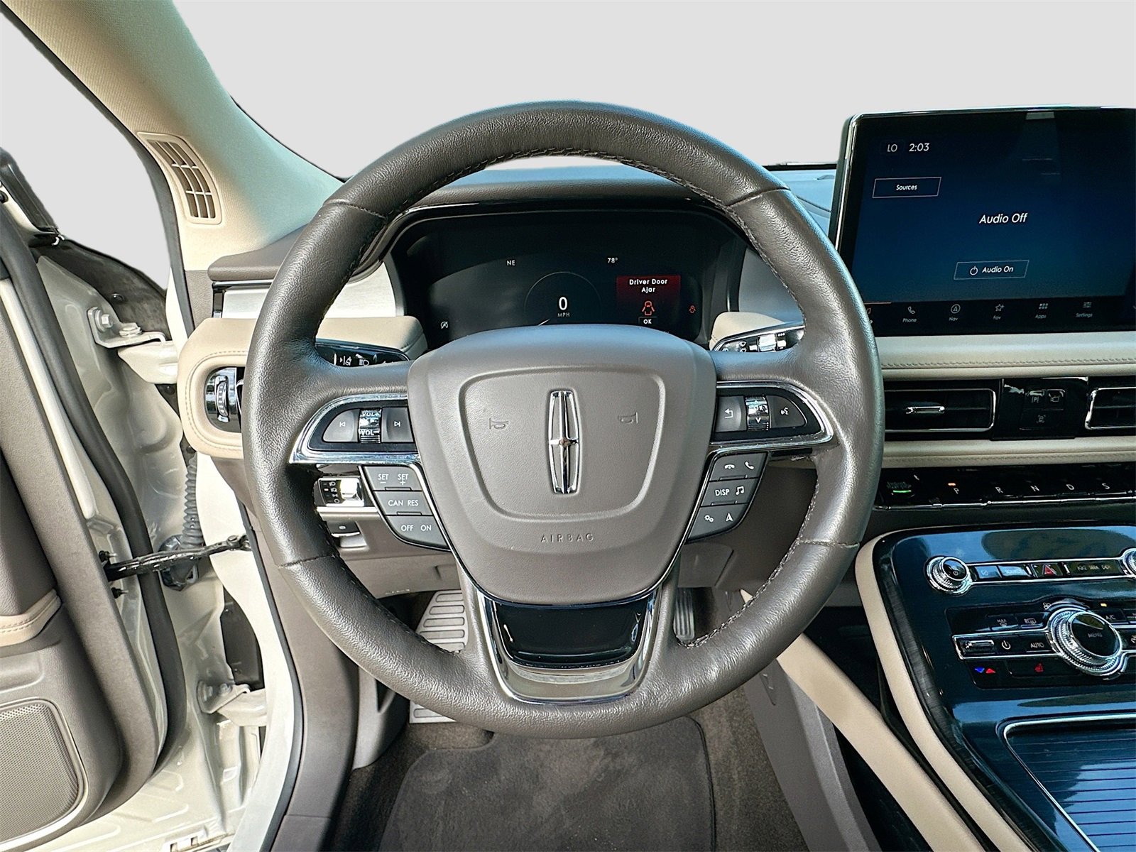 Used 2023 Lincoln Nautilus AWD w/ Premium Package image 11