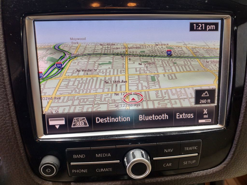 Used 2012 Volkswagen Touareg TDI image 24