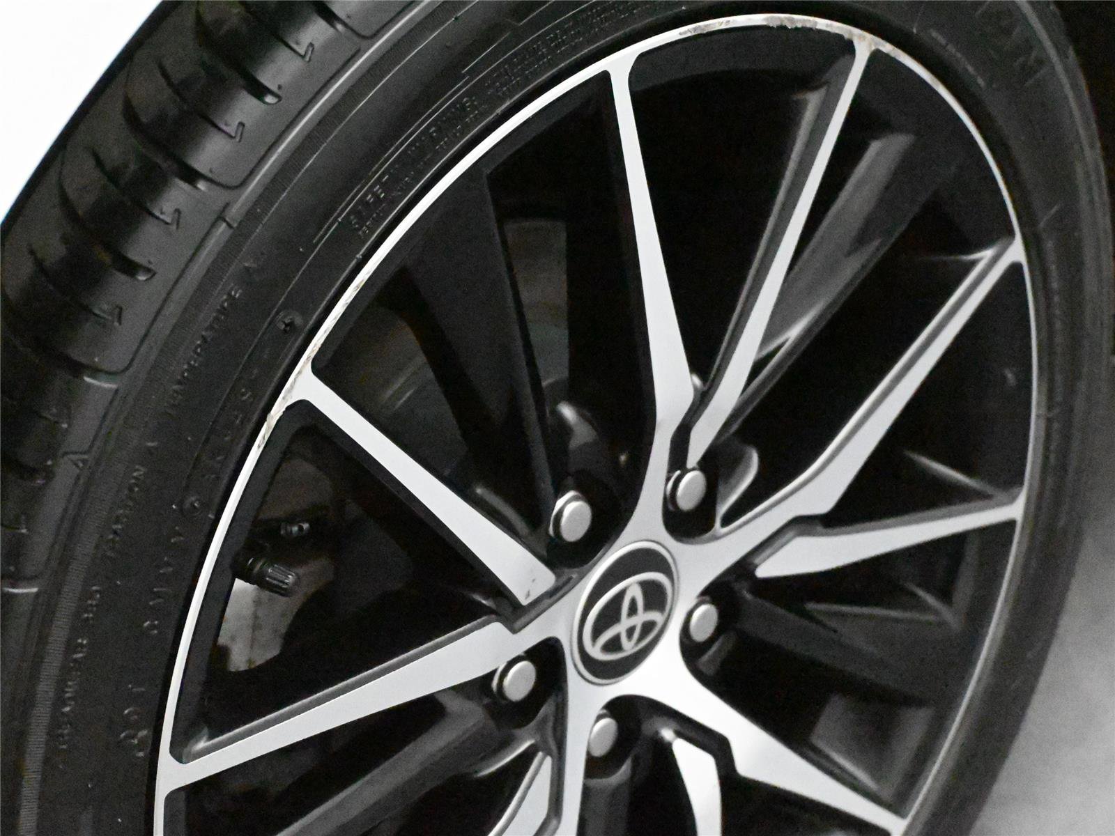 Used 2023 Toyota Camry SE image 13